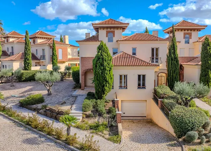 Villa Monte Rei 2 Bed Linked