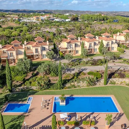 Monte Rei 2 Bed Linked Вилла