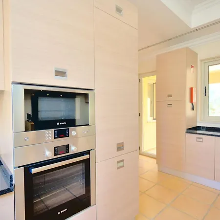 Monte Rei 2 Bed Linked Вилла